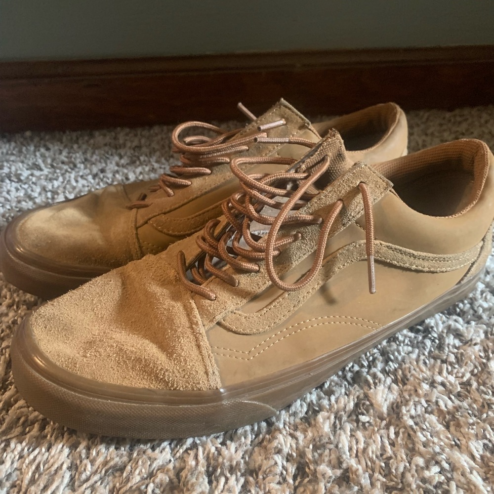 Tan vans